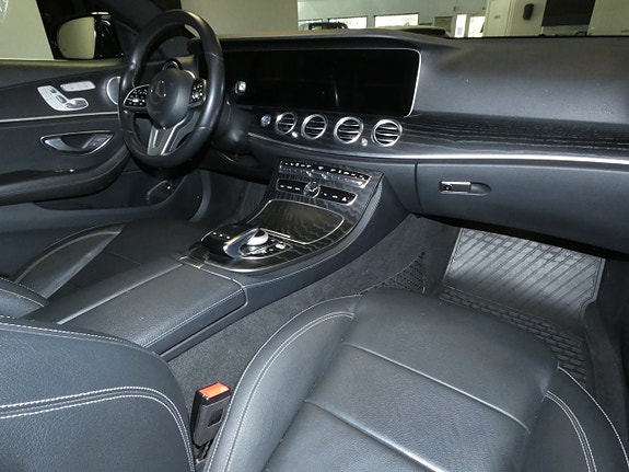 Mercedes-Benz E220 d 4 of 5