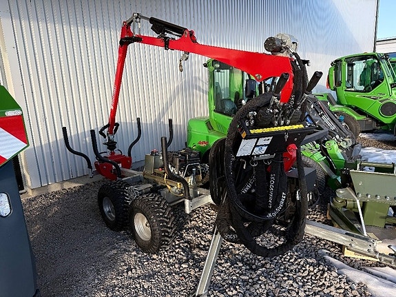 Skogsverket Driven skogvagn m. winsch