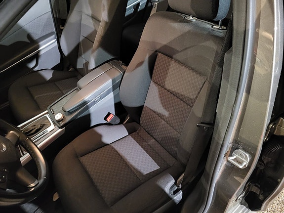 Mercedes-Benz E220 5 of 5