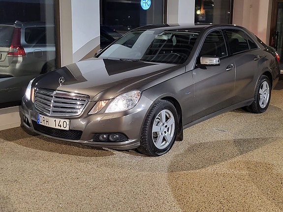 Mercedes-Benz E220 11 of 12