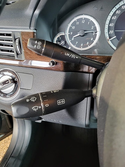 Mercedes-Benz E220 7 of 12