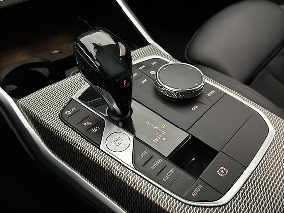 BMW 330e 17 of 29