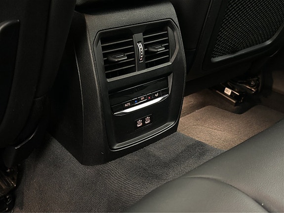 BMW 330e 21 of 29