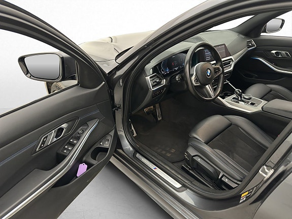 BMW 330e 9 of 29