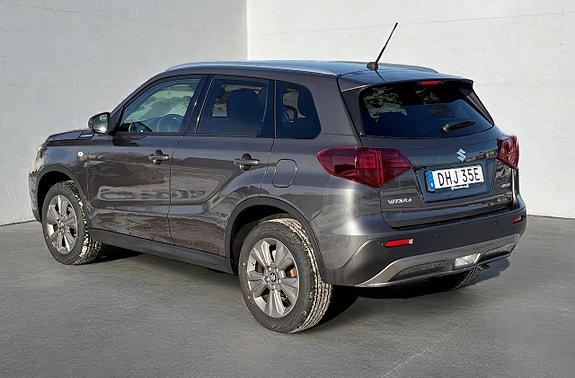 Suzuki Vitara 2 of 7