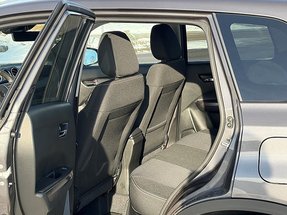 Suzuki Vitara 4 of 7