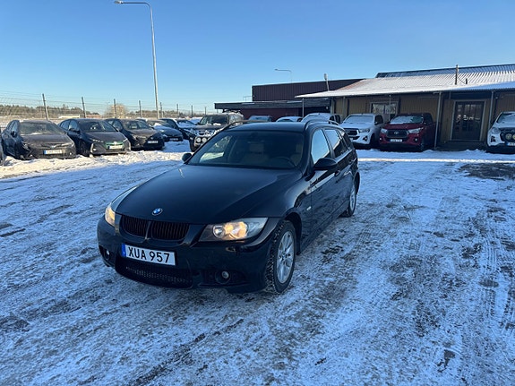 BMW 320i TOURING AUT M-FRONT DRAG SKINN *A-TRAKTOR*