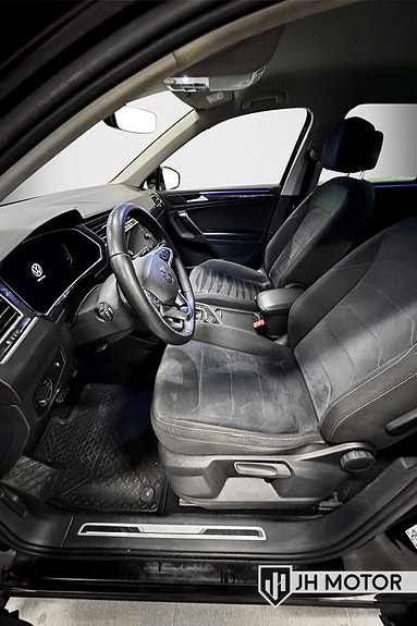 Volkswagen Tiguan 9 of 17