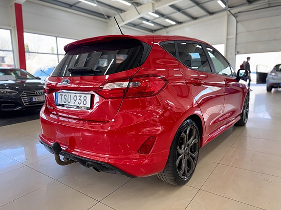 Ford Fiesta 4 of 5