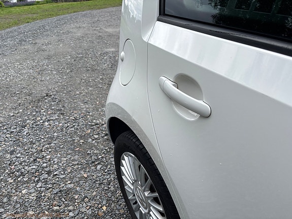 Volkswagen UP! 30 of 30