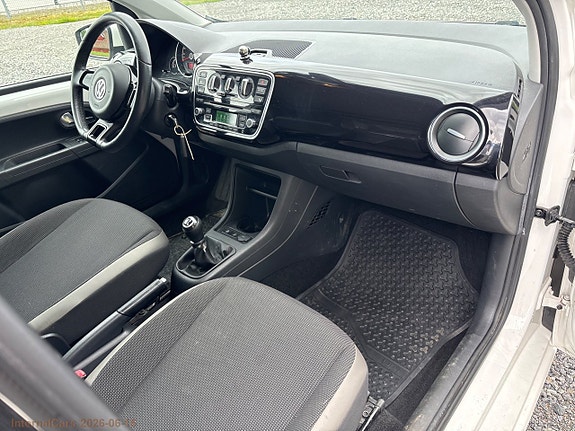 Volkswagen UP! 13 of 30