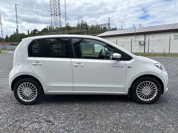 Volkswagen UP! 4 of 5