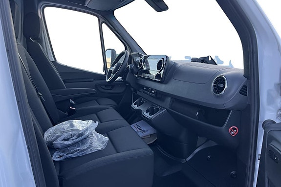 Mercedes-Benz Sprinter 208 13 of 16