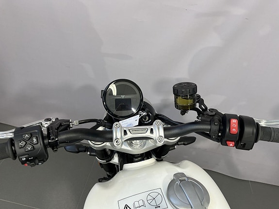 Triumph SPEED TWIN 1200 16 of 18