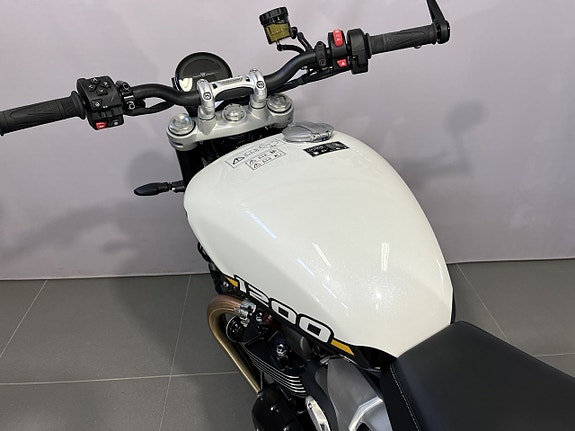 Triumph SPEED TWIN 1200 15 of 18