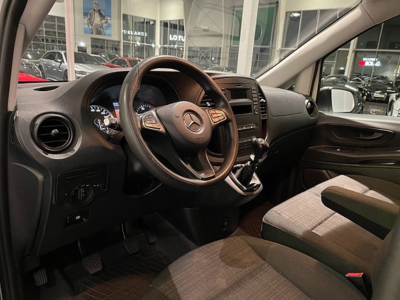 Mercedes-Benz Vito 111 10 of 17