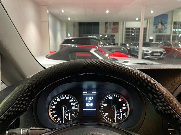 Mercedes-Benz Vito 111 11 of 17