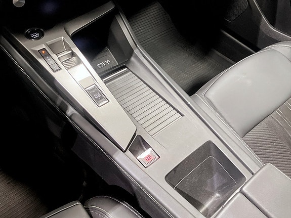 Peugeot 308 10 of 15