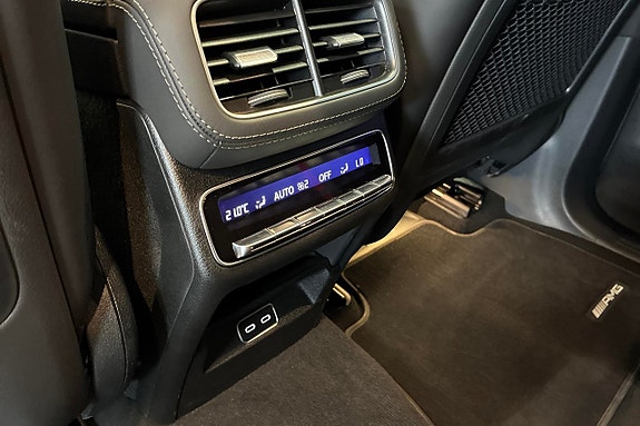 Mercedes-Benz GLE53 15 of 20