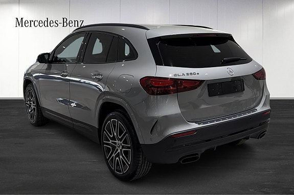 Mercedes-Benz GLA250 e 4 of 19