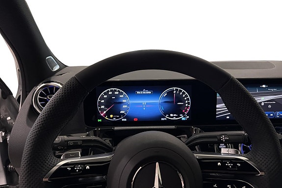 Mercedes-Benz GLA250 e 6 of 19