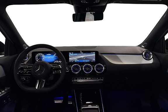 Mercedes-Benz GLA250 e 8 of 19