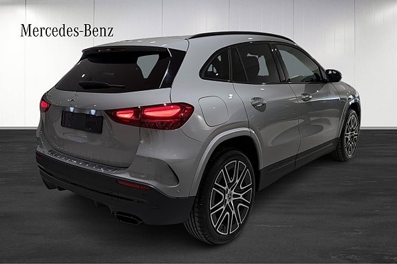 Mercedes-Benz GLA250 e 3 of 19