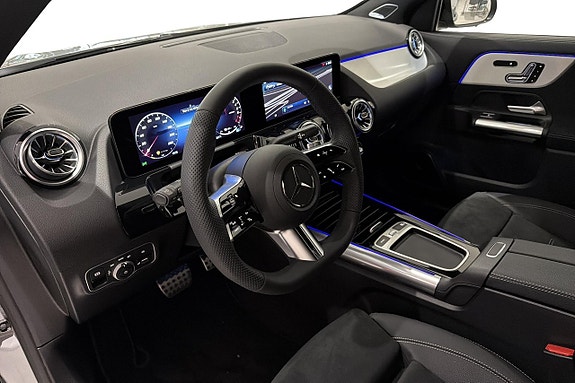 Mercedes-Benz GLA250 e 7 of 19