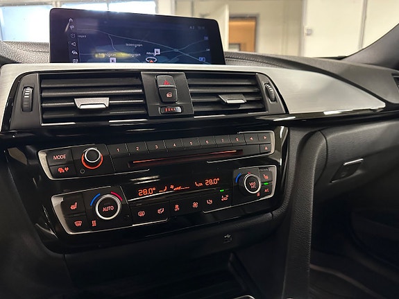 BMW 320 12 of 21