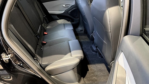 Ford Explorer 5 of 5