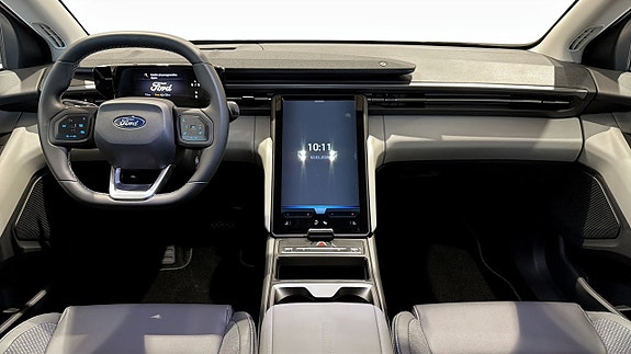 Ford Explorer 4 of 5