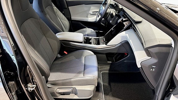 Ford Explorer 3 of 5