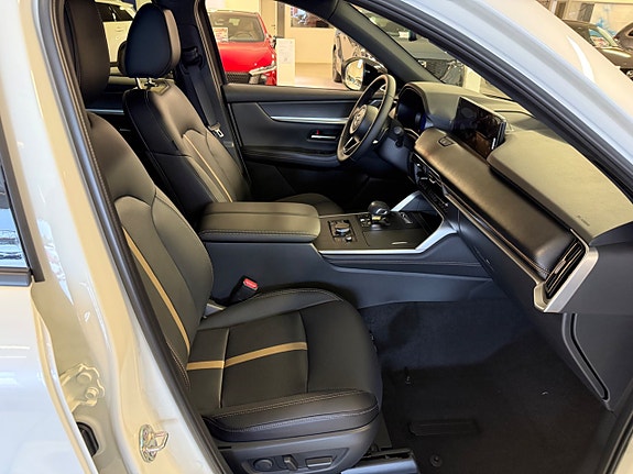 Mazda CX-60 4 of 6