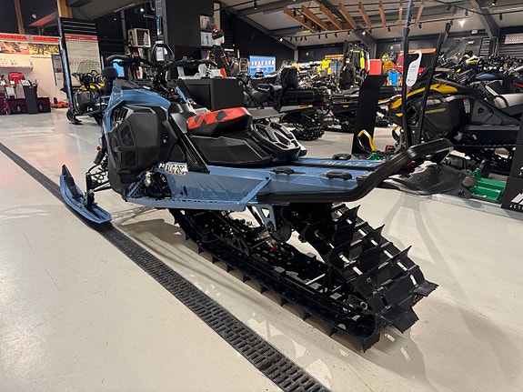 Ski-Doo Freeride 146" 850 e-tec 4 of 4