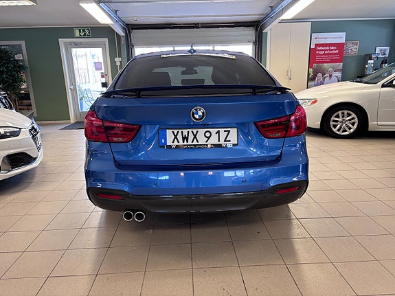 BMW 320 3 of 5