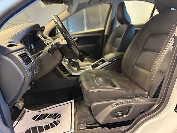 Volvo S80 4 of 12