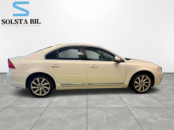 Volvo S80 2 of 12
