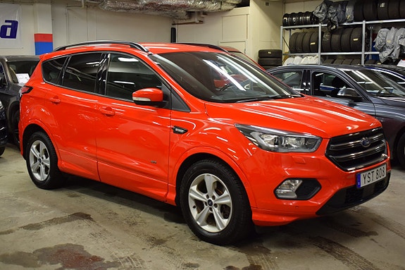 Ford Kuga 2 of 5