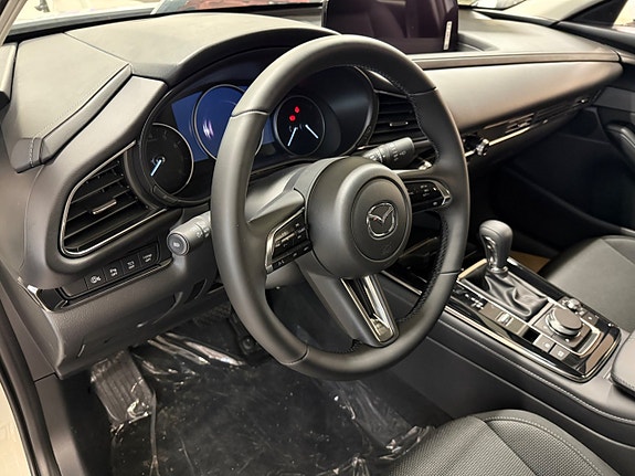 Mazda CX-30 7 of 8