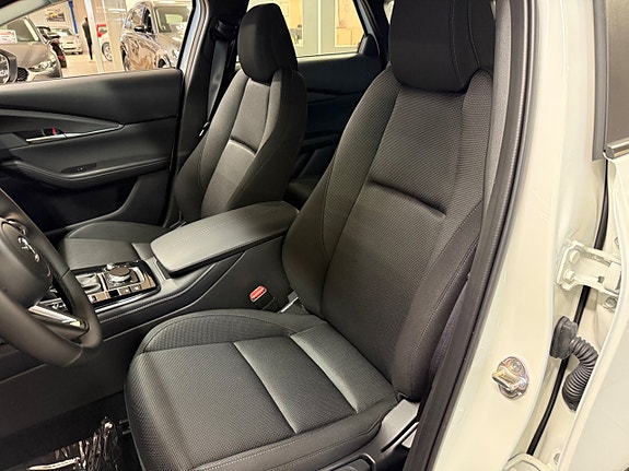 Mazda CX-30 6 of 8