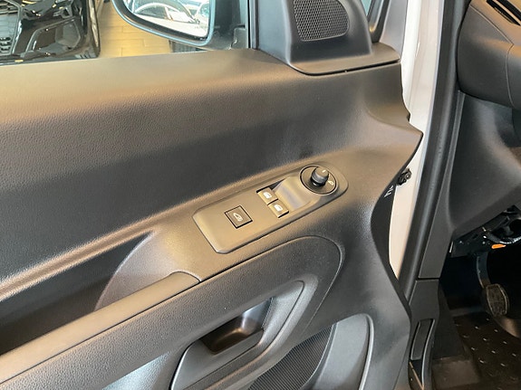 Opel Combo 8 of 15