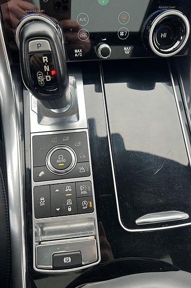 Land Rover Range Rover Sport 13 of 29