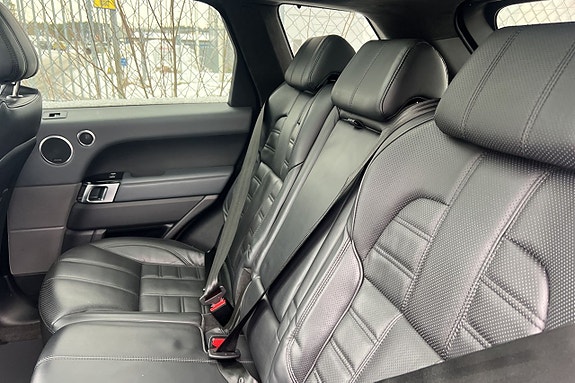 Land Rover Range Rover Sport 26 of 29