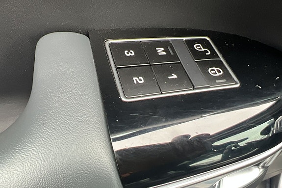 Land Rover Range Rover Sport 23 of 29