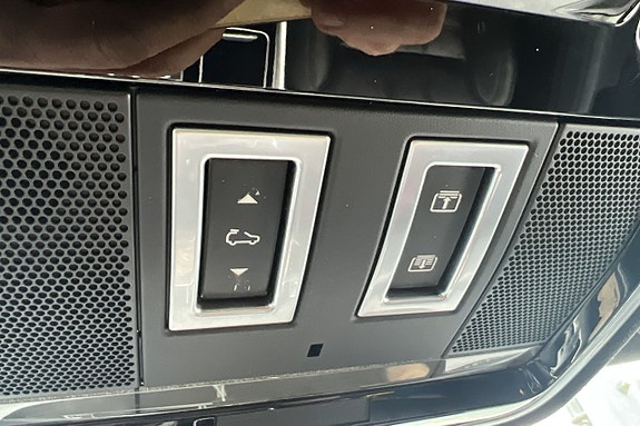 Land Rover Range Rover Sport 18 of 29