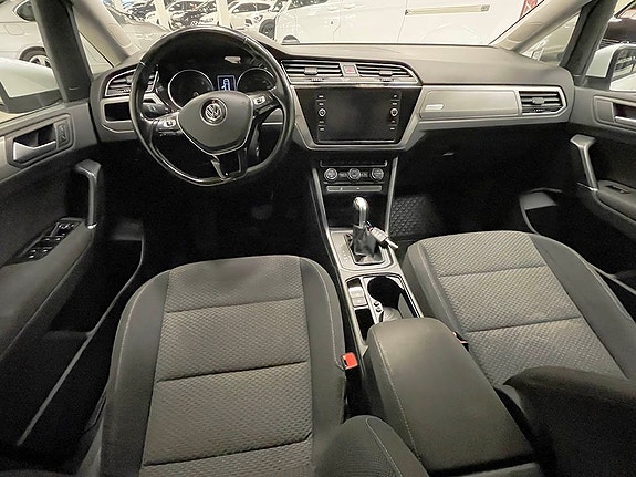 Volkswagen Touran 6 of 7