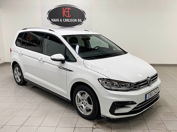 Volkswagen Touran 2 of 5