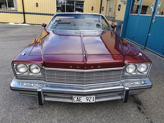 Buick Le Sabre 8 of 22