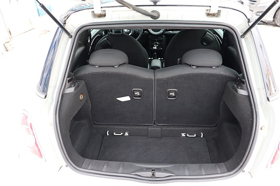 MINI Cooper 12 of 13