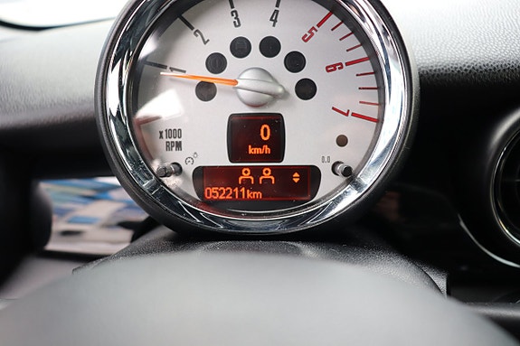 MINI Cooper 13 of 13